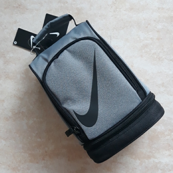 Nike Handbags - Nike insulated bag
